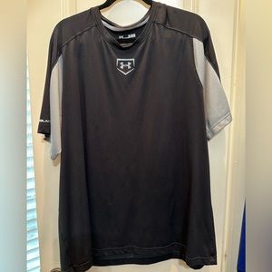 Men’s Under Armour Baseball Loose Fit Shirt, Size XL